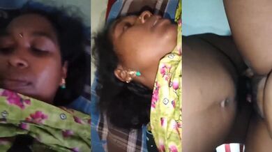 Chudai k bich bich mai bhabhi ki chut chaatta devar
