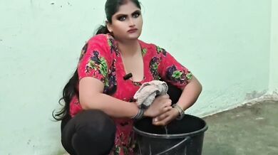 Bade boobs wali kaamwali bhabhi ko choda