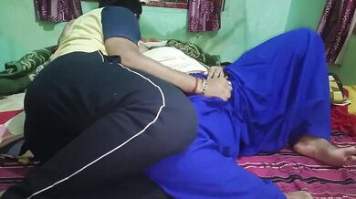 Desi chubby wife ko lund chusaake choda uski moti chut