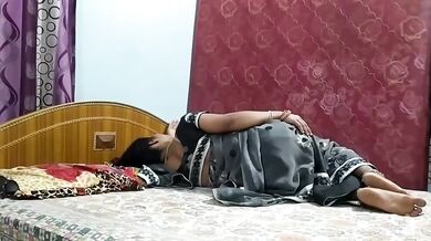 Apne premi ke lund ko chuske chudi desi bhabhi