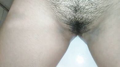 Desi muslim girl ka hairy chut fingering show