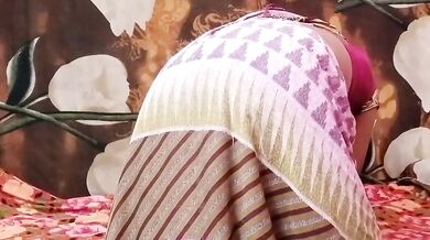 Taange utha ke hot bhabhi ki chut chudai ki devar ne