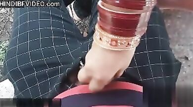 Sexy muslim bhabhi ki khule me masti