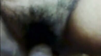 Bhabhi ki hairy chut me mota lund
