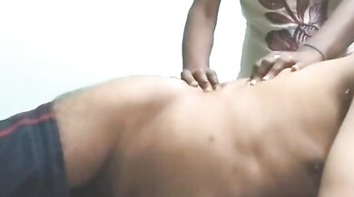 Massage parlor me ladki ne muth mari