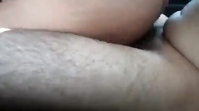 Bhabhi ko driver ne lund par bitha ke choda