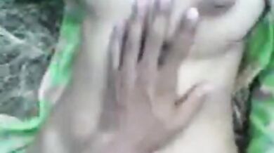 Bhabhi ne khet me apne husband ke dost ka lund liya