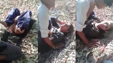 Jungle mai chikni chut chudwaati gaon ki randi ladki